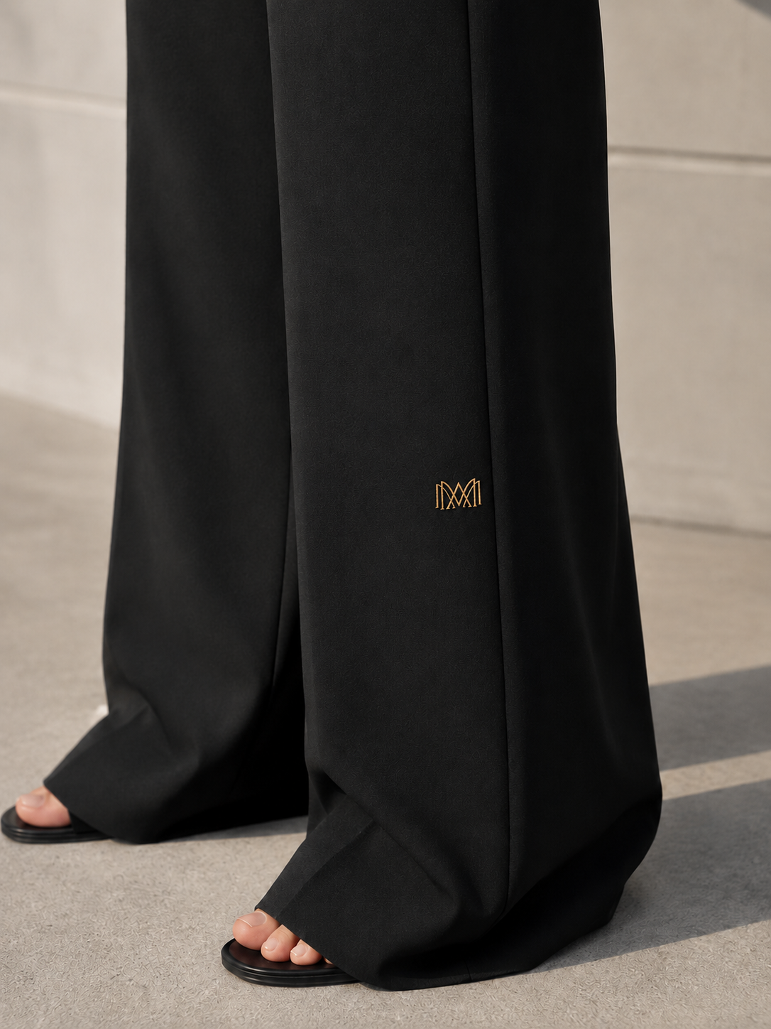 Pantalon Femme Noir en Crêpe